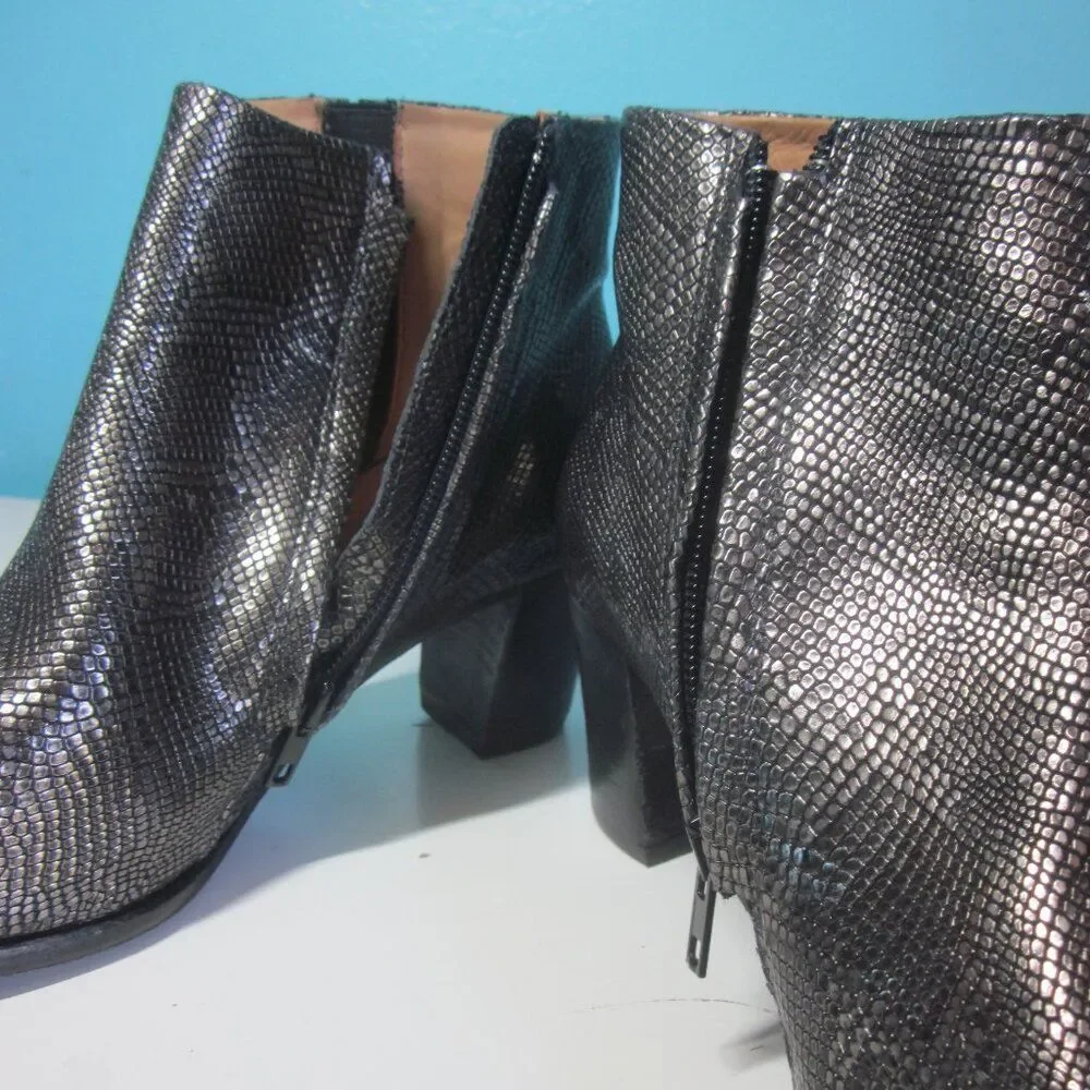 EsseUTEsse Italian Leather Booties Size 36 US 5.5 Metallic Snakeskin Side Zip